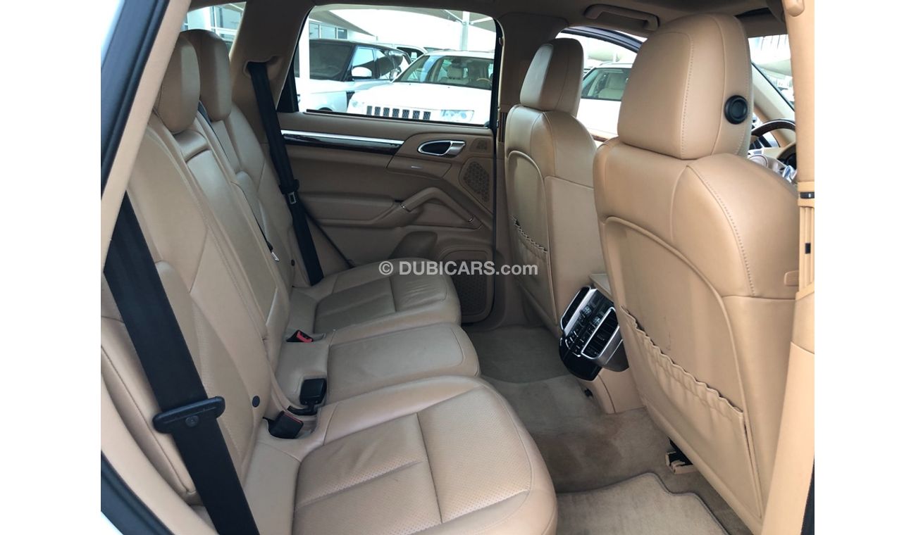 Porsche Cayenne PORSCHE CAYENNE S MODEL 2013 GCC CAR PERFECT CONDITION FULL OPTION PANORAMIC ROOF LEATHER SEATS BACK