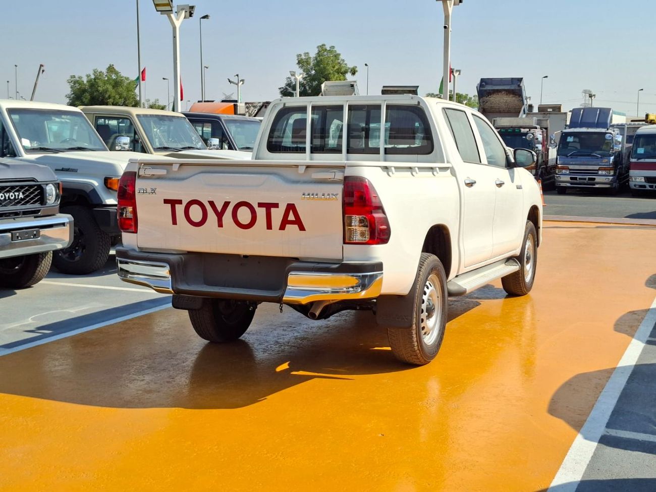 Toyota Hilux Toyota Hilux DLX 2.7L AT PETROL 4X4 DOUBLE CABIN