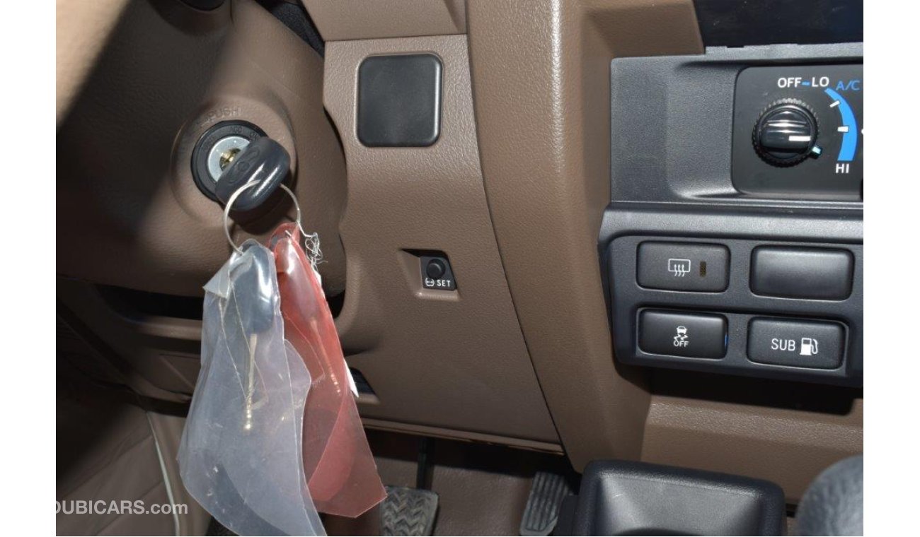 Toyota Land Cruiser 70 78 LONG WHEEL BASE HARD TOP V8 4.5L TURBO DIESEL 4WD 9 SEAT MANUAL