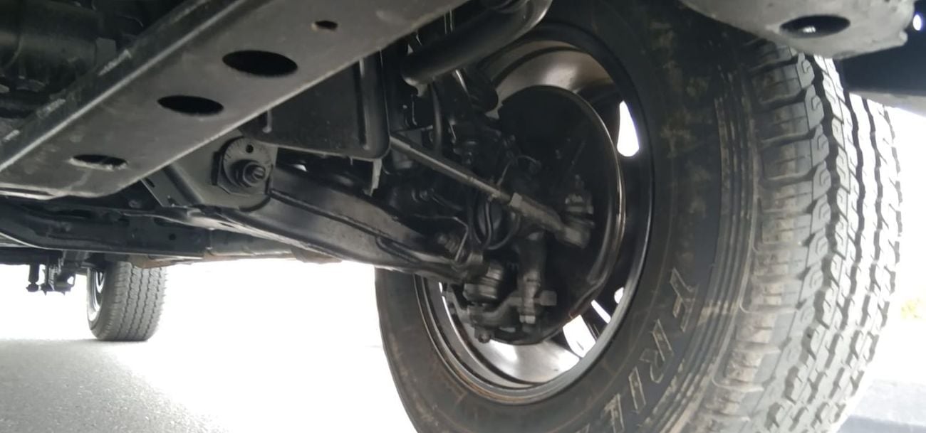 Toyota Hilux Smart cab SR5 2.8CC diesel manual