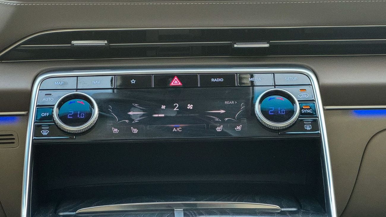 Genesis GV80 Royal 3.5L AWD Royal 2023 Low Mileage Agency Warranty Full Service History GCC 3.5L Turbo V6