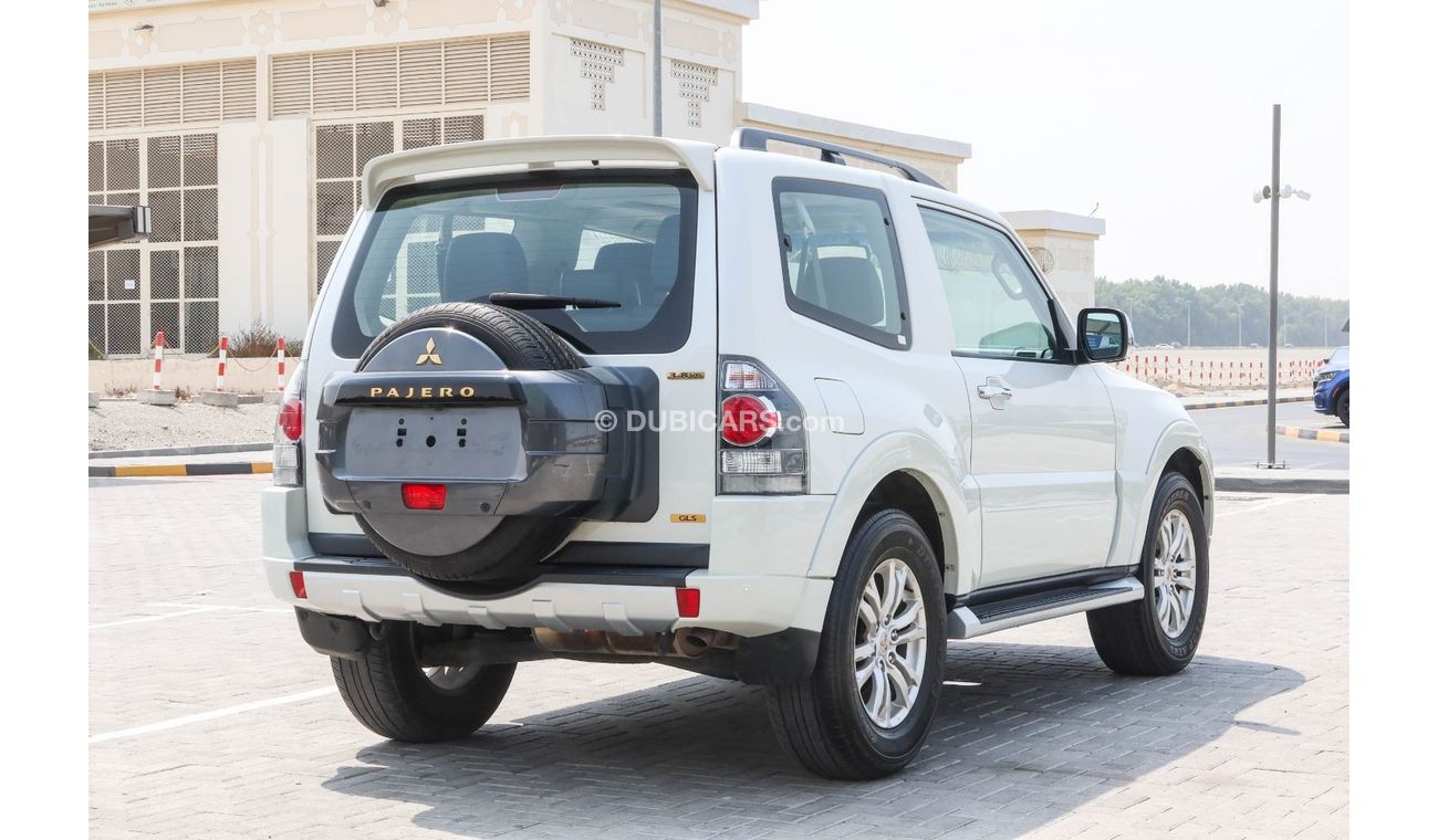 Mitsubishi Pajero GLS 2018 (GCC ) very good condition without accident original paint