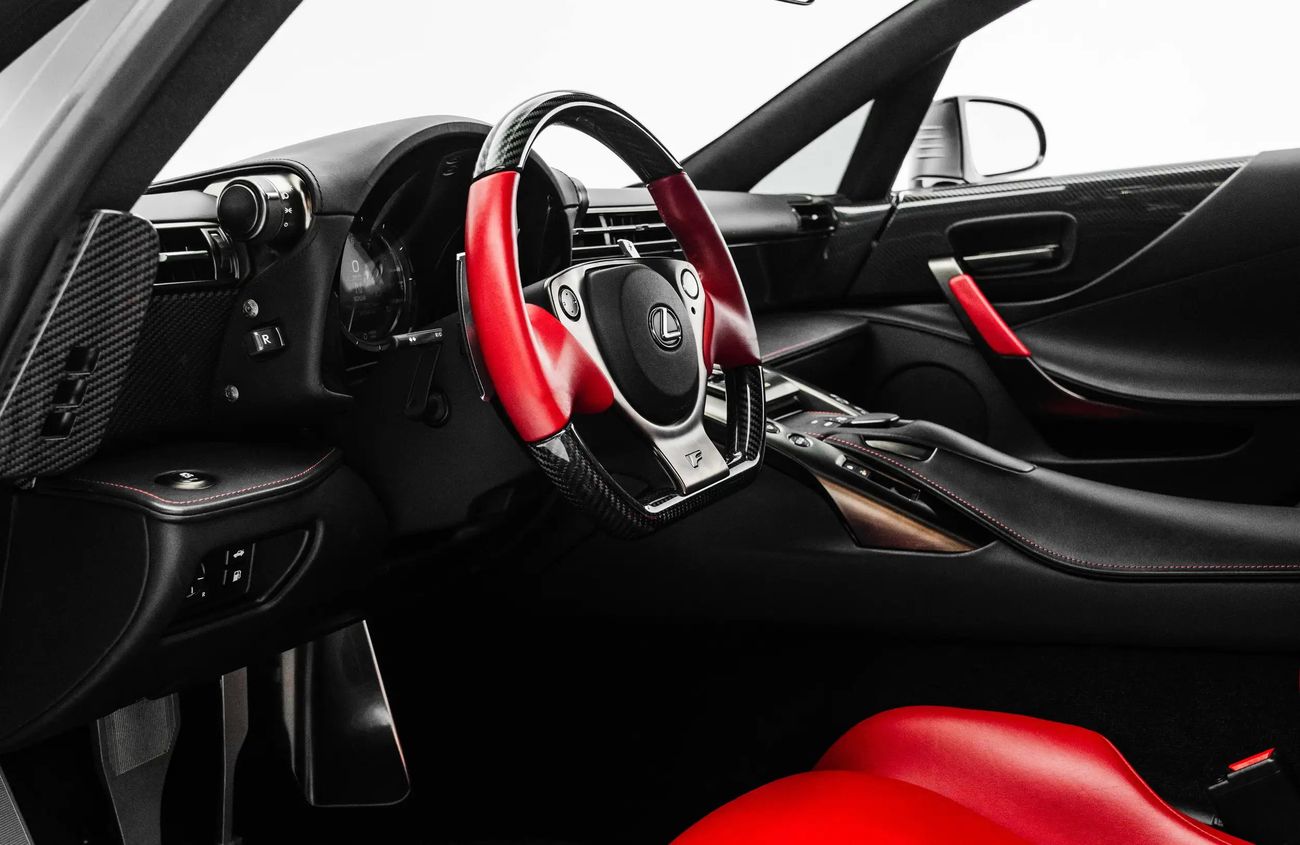 لكزس LFA 4.8L V10 Naturally Aspirated Engine