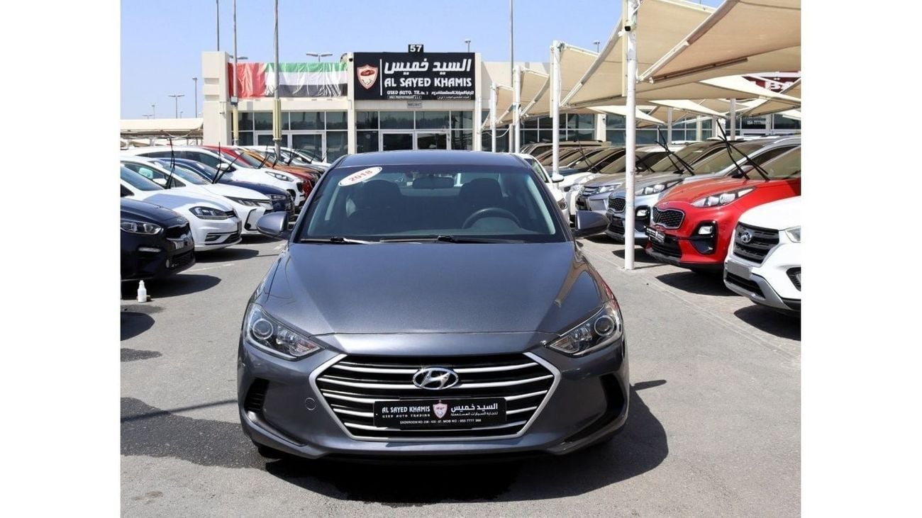 هيونداي إلانترا GL خالية من الحوادث - خليجي - فتحة سقف - مكينة 1600 سي سي - بحالة الوكالة من الداخل والخارج