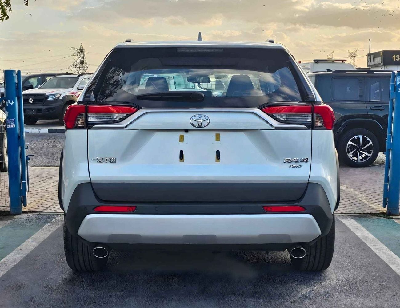 تويوتا راف ٤ ADVENTURE CVT FLAGHSIP / 2.0L PETROL AWD / RADAR, PANORAMIC ROOF, LEATHER WITH POWER SEAT (CODE # RA