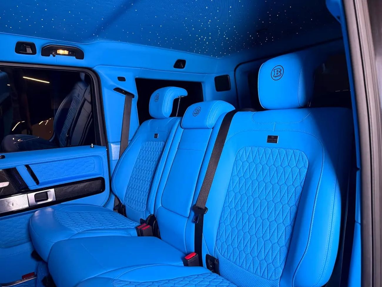 BRABUS 700 - Mercedes-AMG G 63 G-Class Original Brabus G 700 | GCC Specs