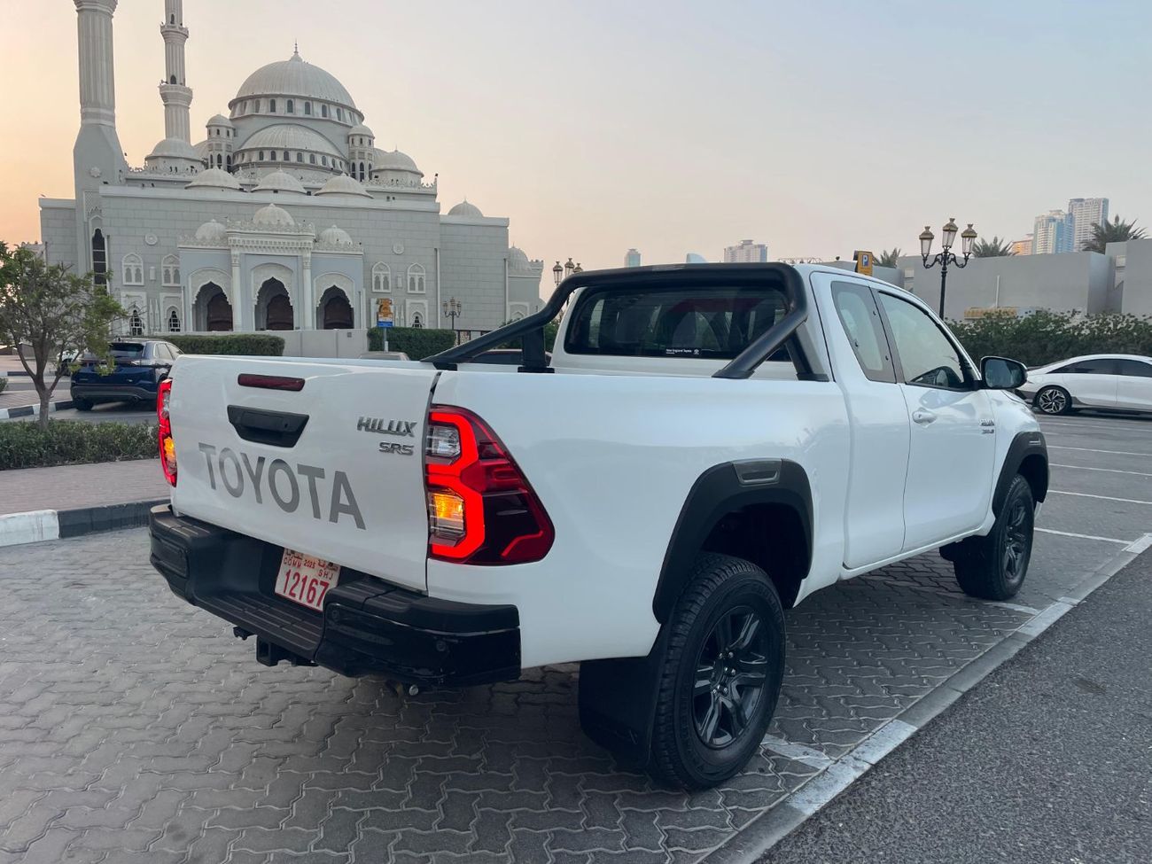 تويوتا هيلوكس Toyota Hilux SR Extra cab (Australia) Engine: 2.8 L Turbo Diesel 4x4  (Export from Australia)