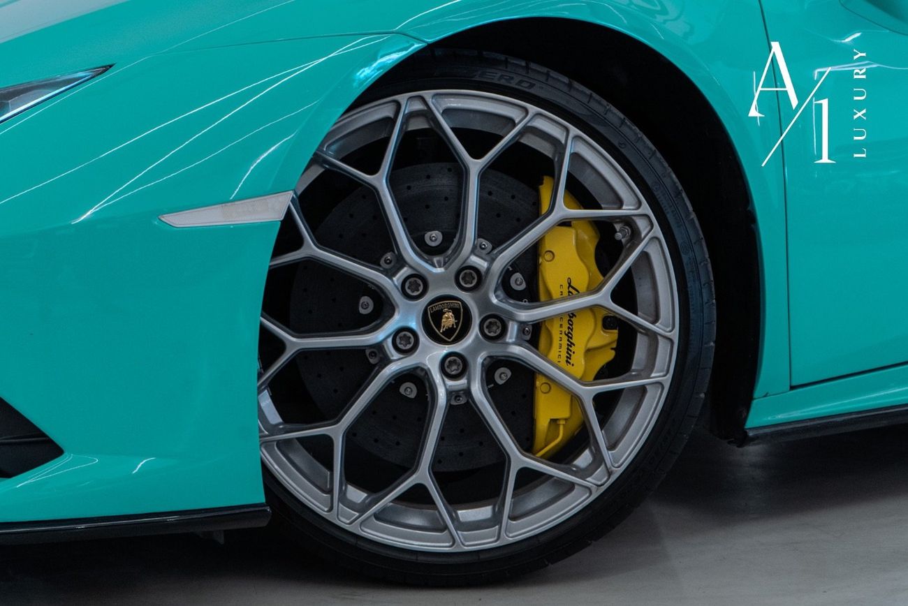 Lamborghini Huracan EVO Coupe RWD 2022 Lamborghini Huracan EVO V10, Excellent Condition, Fully Loaded, Forged Carbon Int