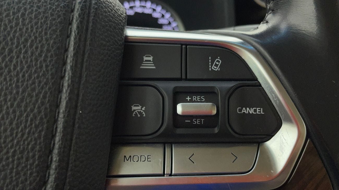 تويوتا لاند كروزر GXR 4 | بدون دفعة مقدمة | اختبار القيادة في المنزل