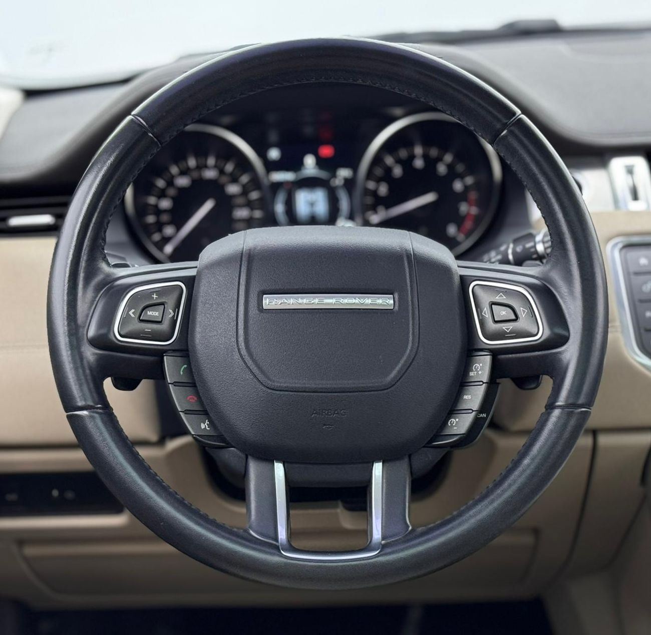 Land Rover Range Rover Evoque 2019 Range Rover Evoque SE, Range Rover Service History, 1 Year Warranty, GCC