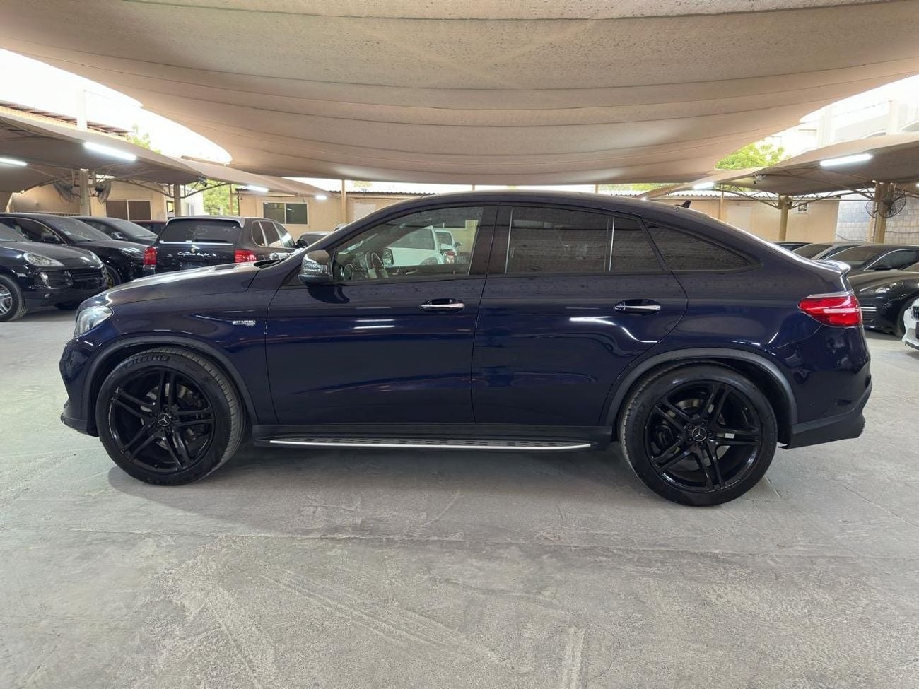 Mercedes Benz GLE43 AMG STD Coupe 3.0L MERCEDES GLE 43 AMG COUPE 2017 | CAVANSITE BLUE PAINT | DESIGNO PACKAGE | CARBON INTE