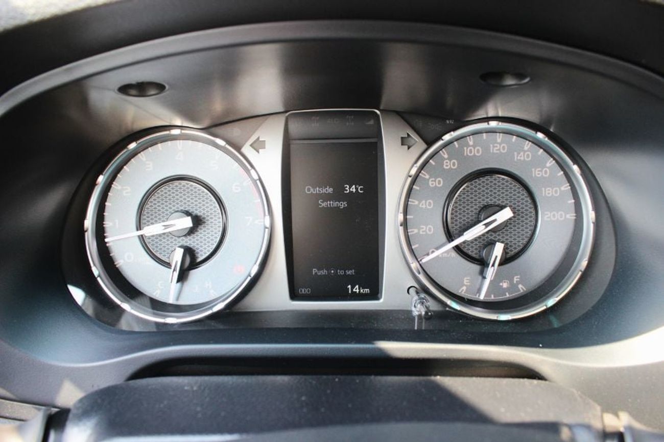 تويوتا هيلوكس GLX 2.7L Single Cab Utility 4WD M/T