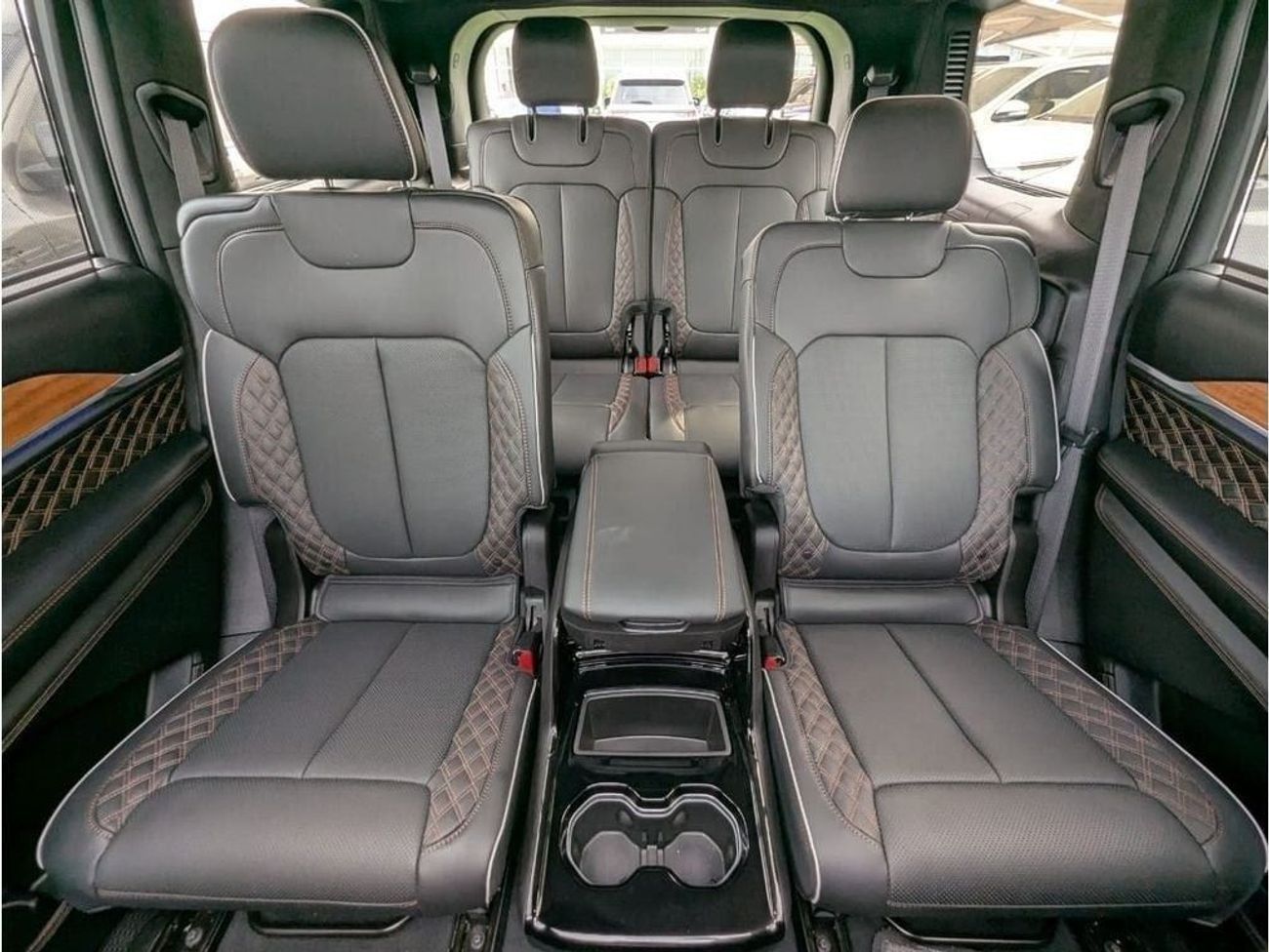 جيب جراند شيروكي Summit Reserve 5.7L JEEP GRAND CHEROKEE SUMMIT 2024 V8 engine 5.7L zero kilometer American clean car