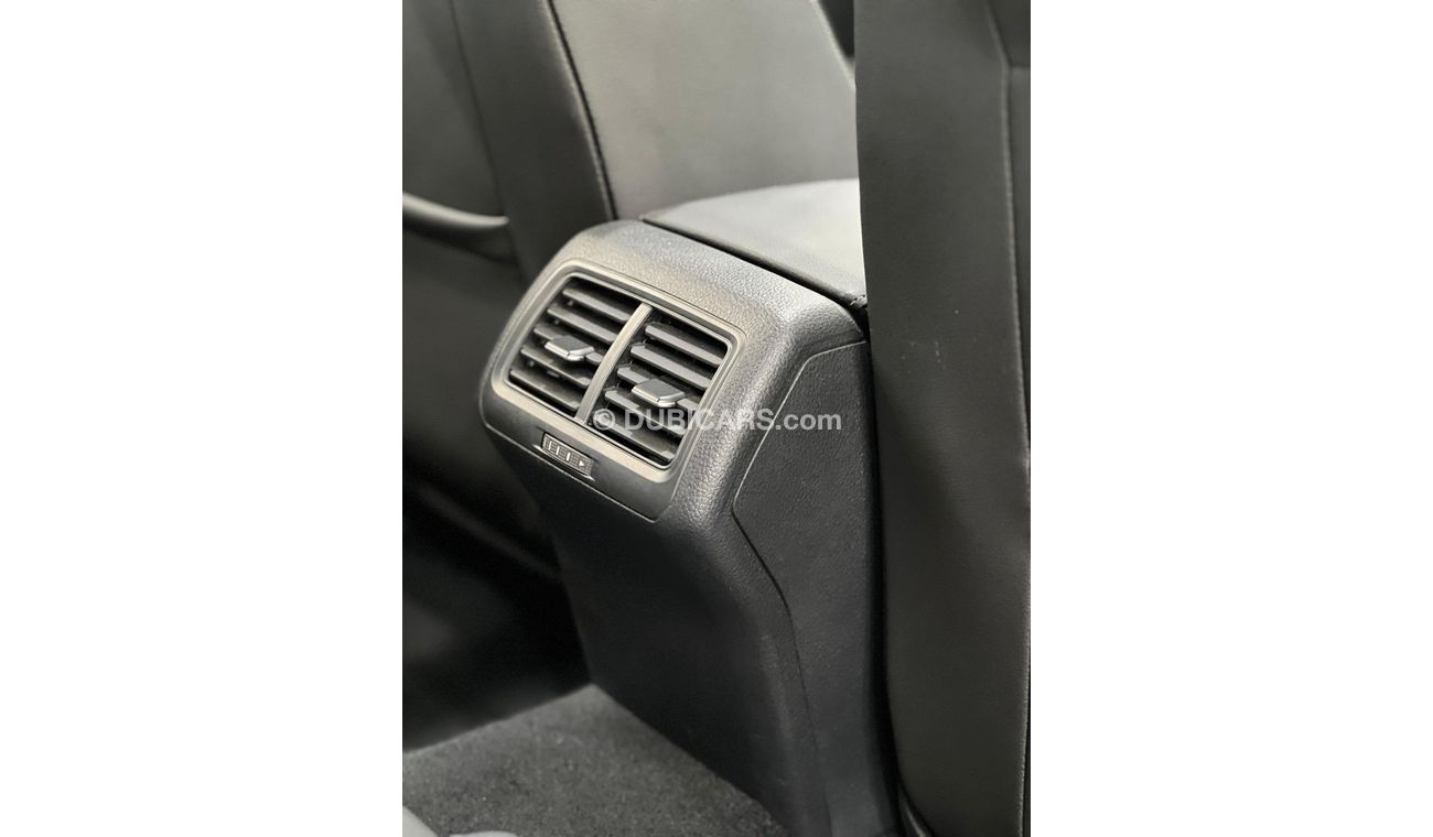 Volkswagen Golf 2018 Volkswagen Golf R, Warranty, Service History, Excellent Condition, GCC