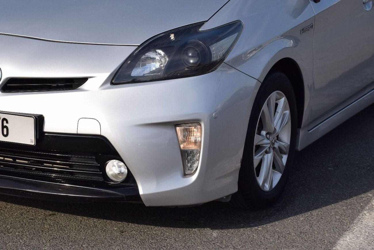 Toyota Prius STD (NON GCC) 1.8L Hybrid (Japanese Specs)