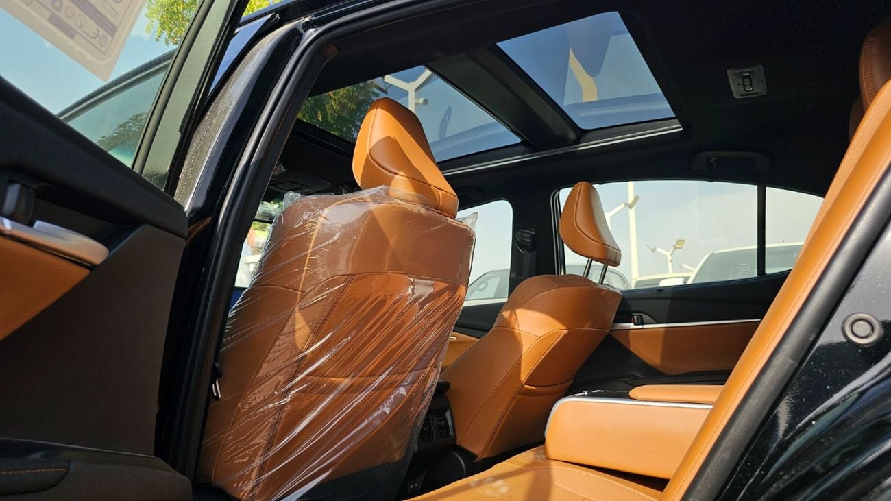 Toyota Camry Toyota Camry Lumiere, 2.5L Hybrid with Seat Memory & Ventilation, Radar, 360 Camera