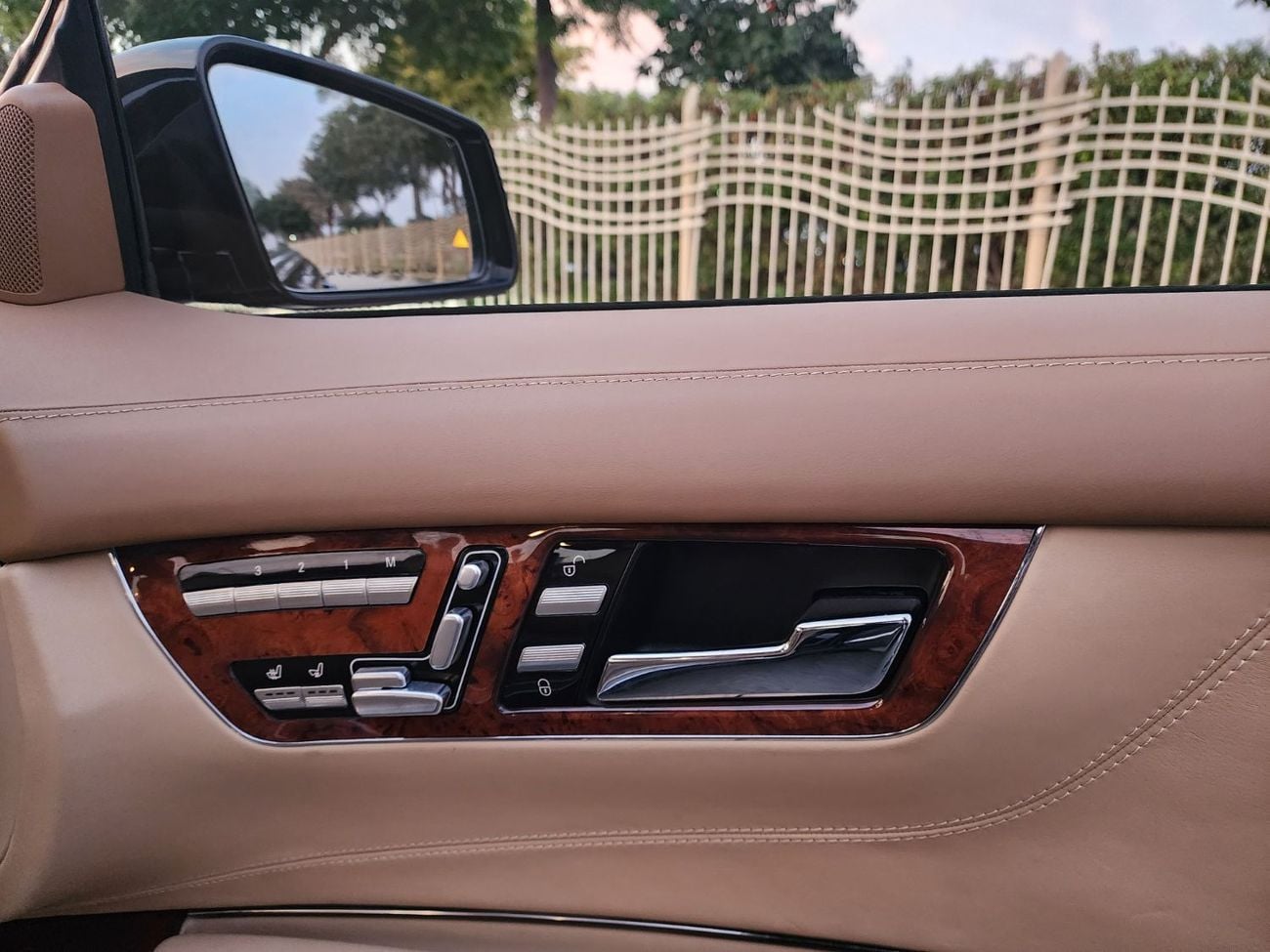 Mercedes-Benz CL 500 Mercedes-Benz CL500 Year Model: 2014 GCC Specifications  Low Kilometer Driven   Well maintained and