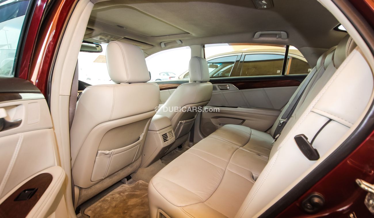 تويوتا افالون Limited