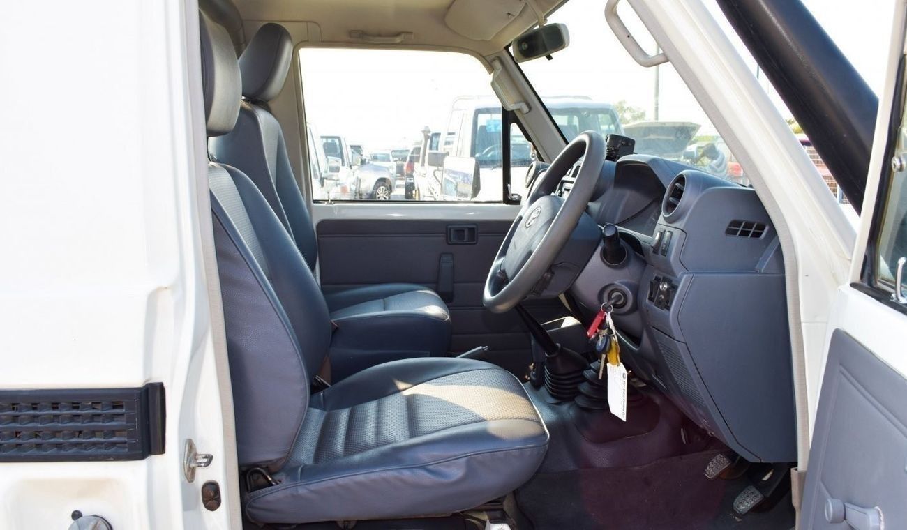 تويوتا لاند كروزر بيك آب LX V8 d