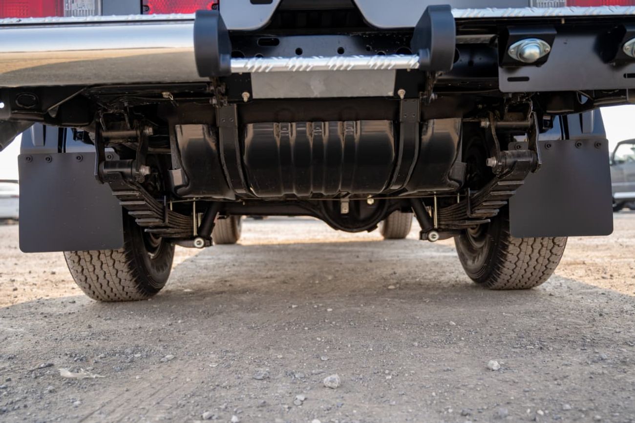 تويوتا لاند كروزر بيك آب 4.0L Pickup | Double Cabin | Automatic | Petrol | 5 Seater | 4 Door |