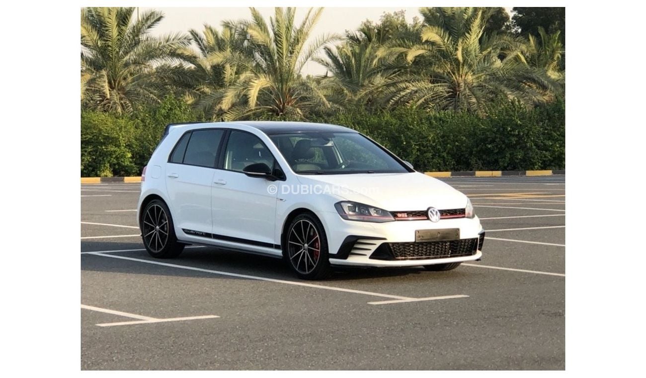 Volkswagen Golf Volex wagan GTI CLUB SPORT MODEL 2016 GCC CAR PERFECT CONDITION INSIDE AND OUTSIDE FULL OPTION PANOR