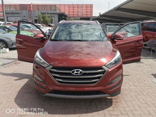 Hyundai Tucson GLS 2.4L in excellent condition and requires no expenses