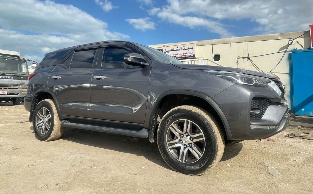 تويوتا فورتونر right hand drive diesel 2.8 liter
