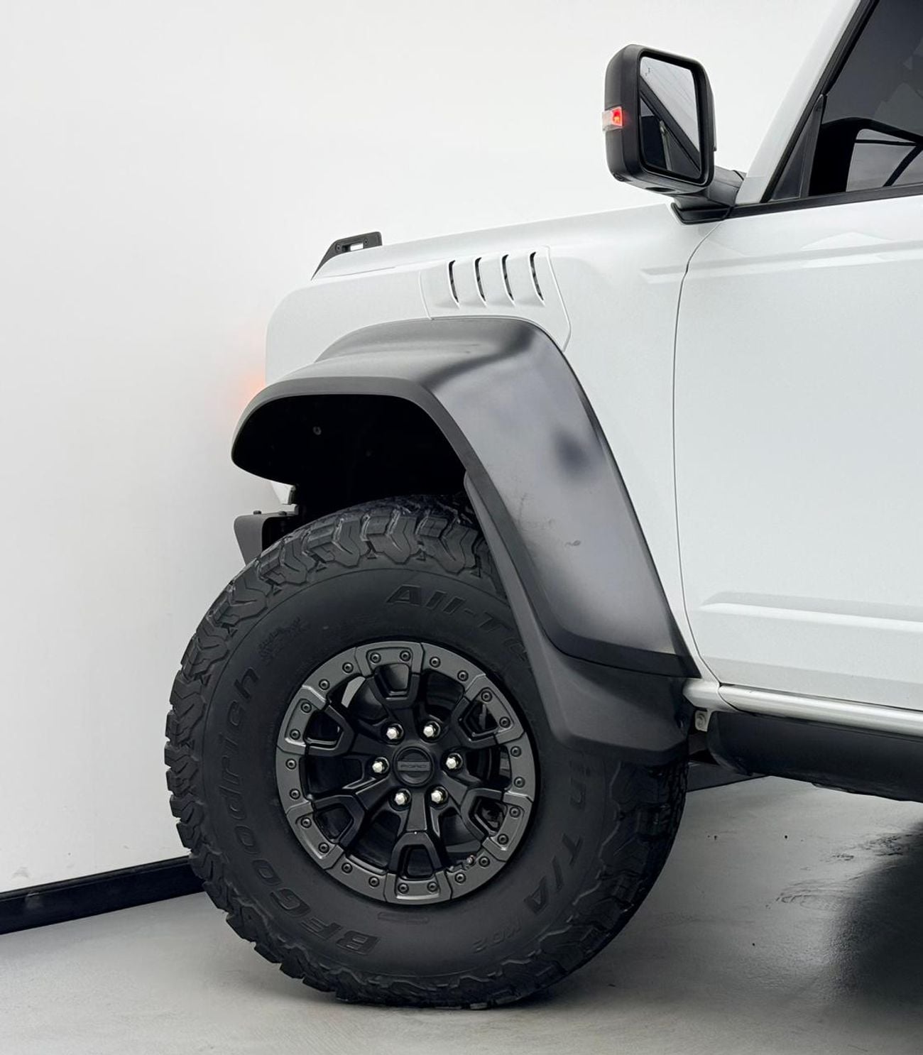Ford Bronco Raptor 2023 Ford Bronco Raptor, 2029 Ford Warranty + Service Pack, Excellent Condition, GCC
