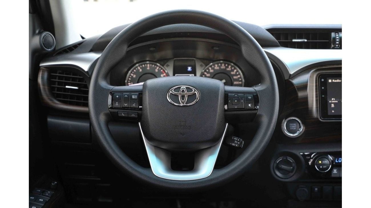 تويوتا هيلوكس تويوتا هايلكس 2024 4x4 DC 2.7 HI - أسود من الداخل أسود | تصدير فقط