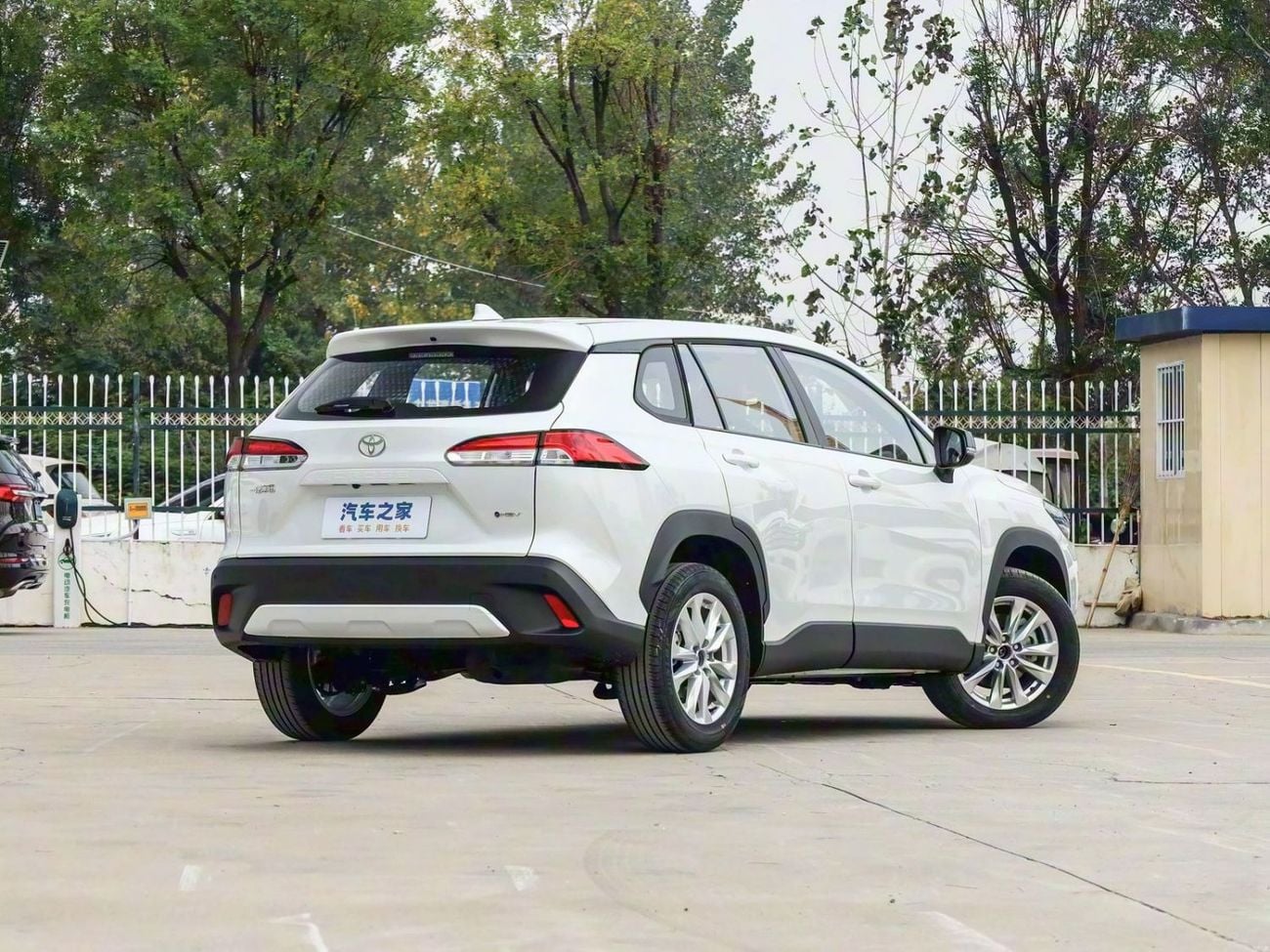 Toyota Corolla Cross GLI 2.0L,HYBRID.ELITE PLUS,NEW SHAPE,SUNROOF,RADAR,LEATHER SEATS,DRIVER POWER SEAT,360 CAMERA,BACK DOOR