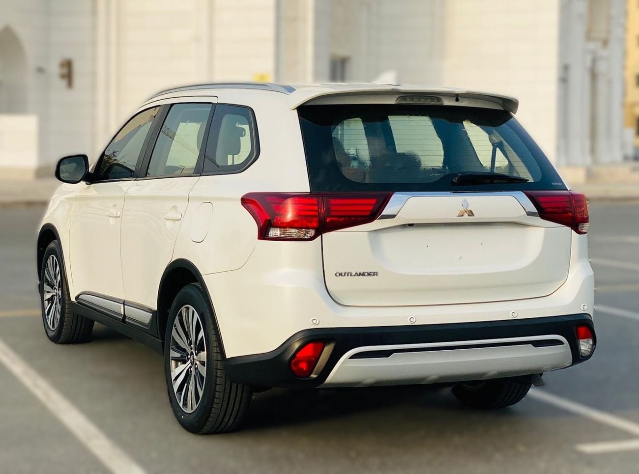 ميتسوبيشي آوتلاندر