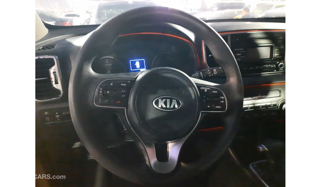 Kia Sportage Kia sportage 2016 GCC 2000CC very celen for sael