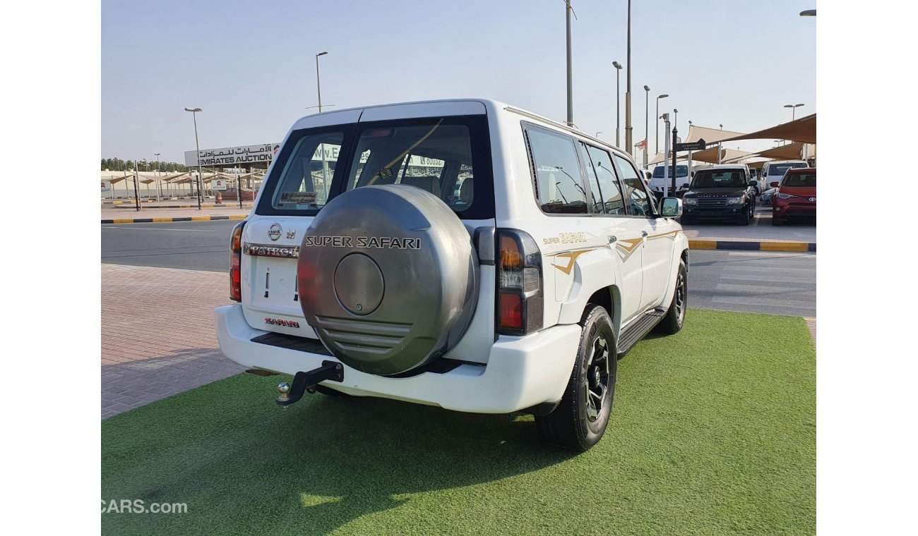 Nissan Patrol Super Safari .