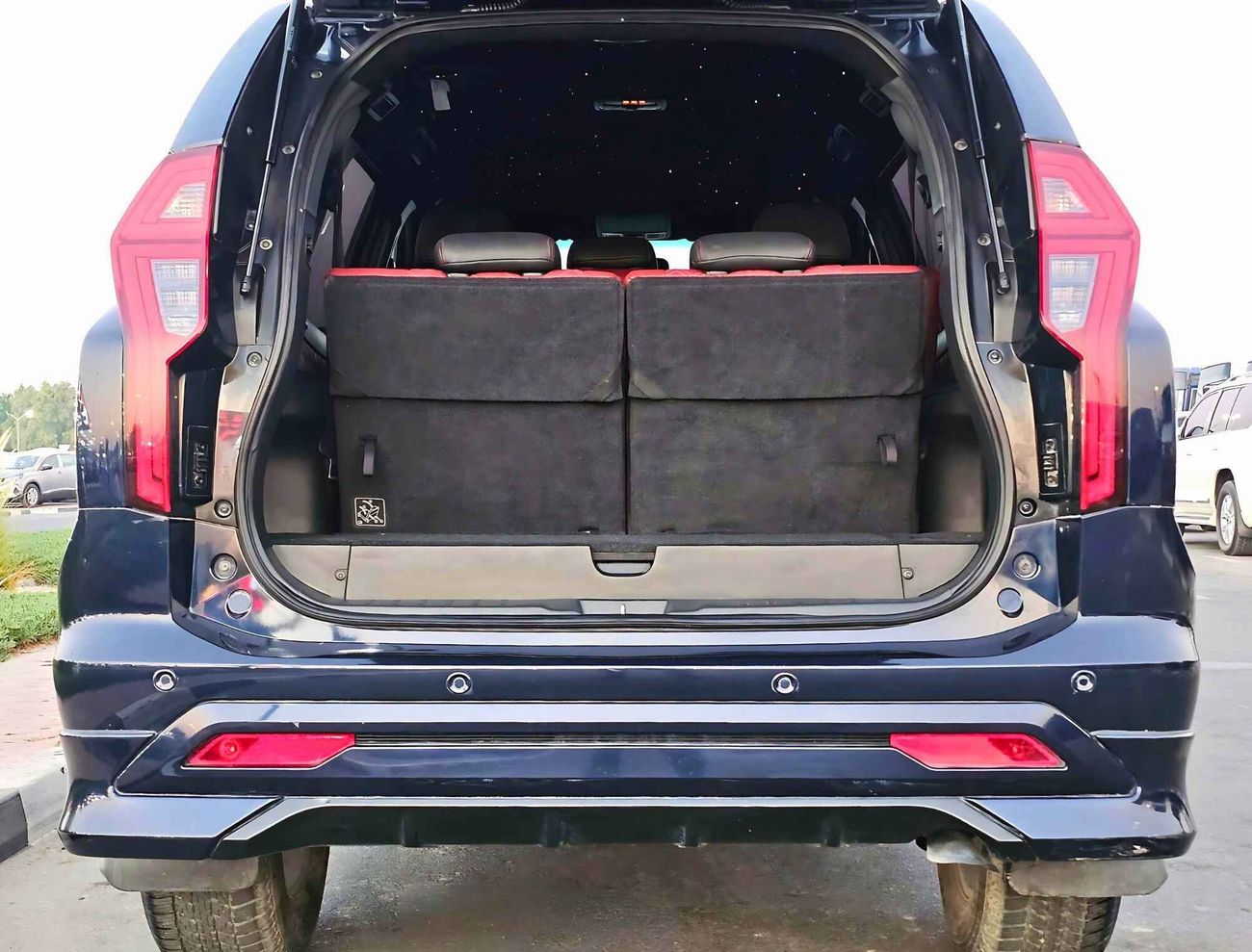 Mitsubishi Montero / SIGNATURE  EDITION/ FULL OPT/ CUSTOM  INTERIOR/ 1075 MONTHLY / LOT#11172