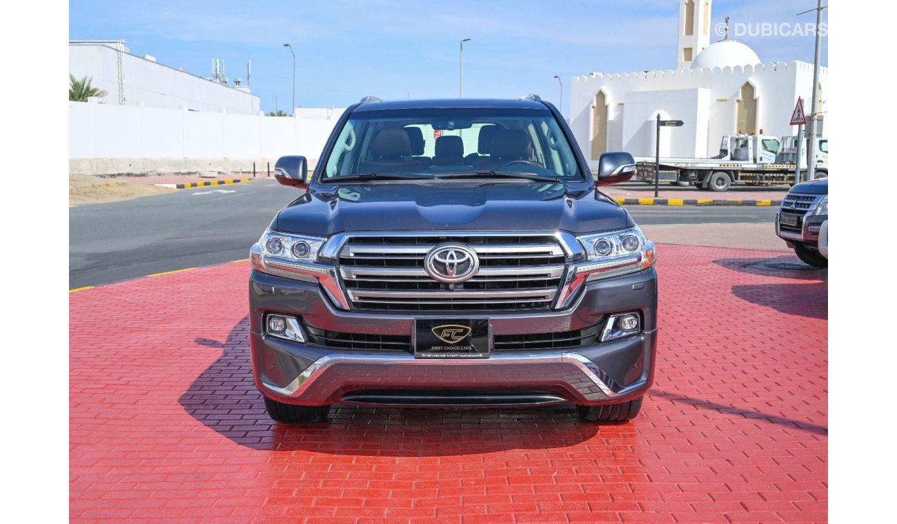 Toyota Land Cruiser 2018 | TOYOTA LAND CRUISER | VXR | 4.6L V8 | 4WD 7-SEATER | GCC | AGENCY FULL-SERVICE HISTORY | FLEX