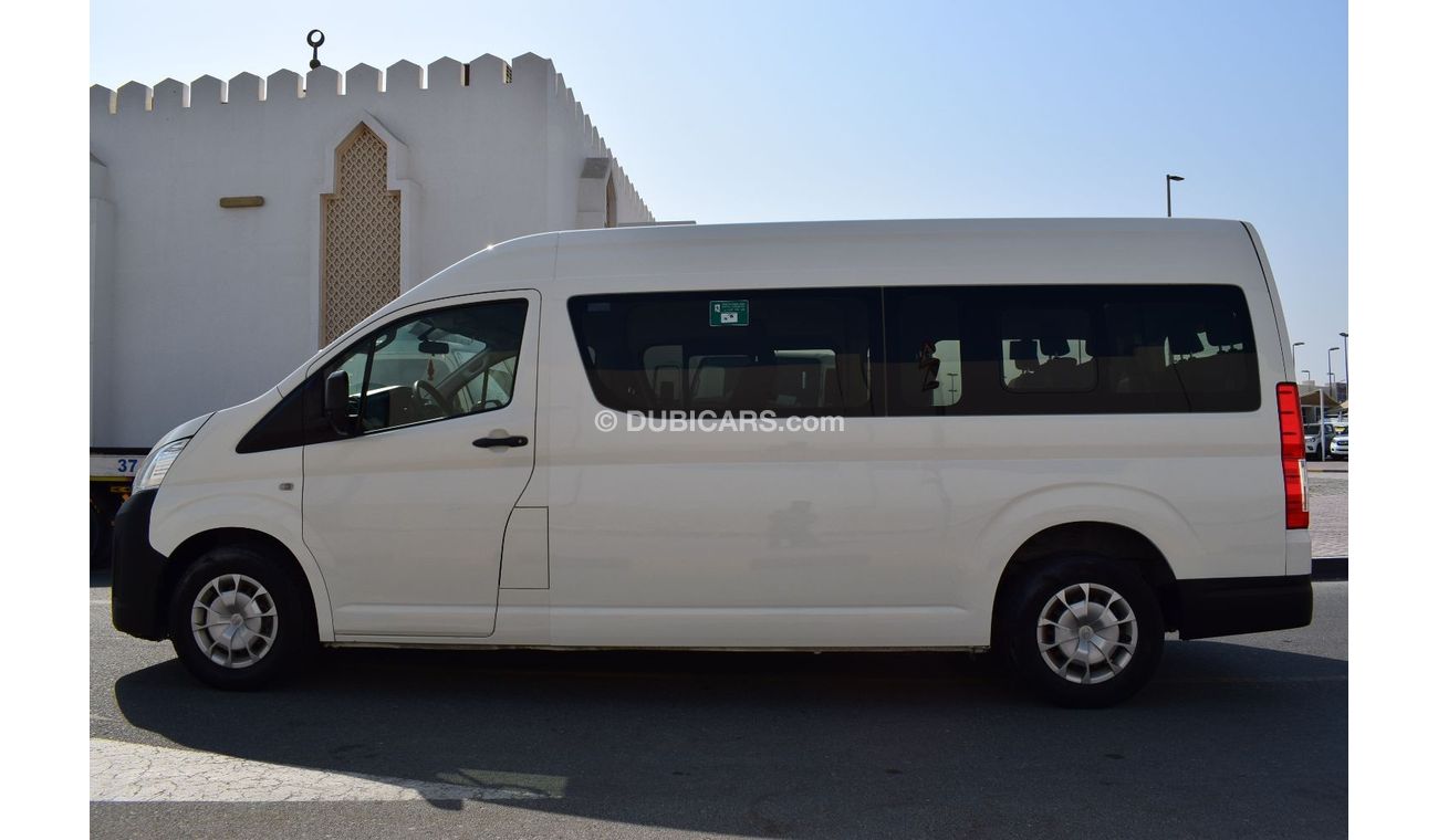 Toyota Hiace GLS - High Roof Toyota Hiace Highroof Bus 6 cylinder, Model:2019. Only done 62000 km