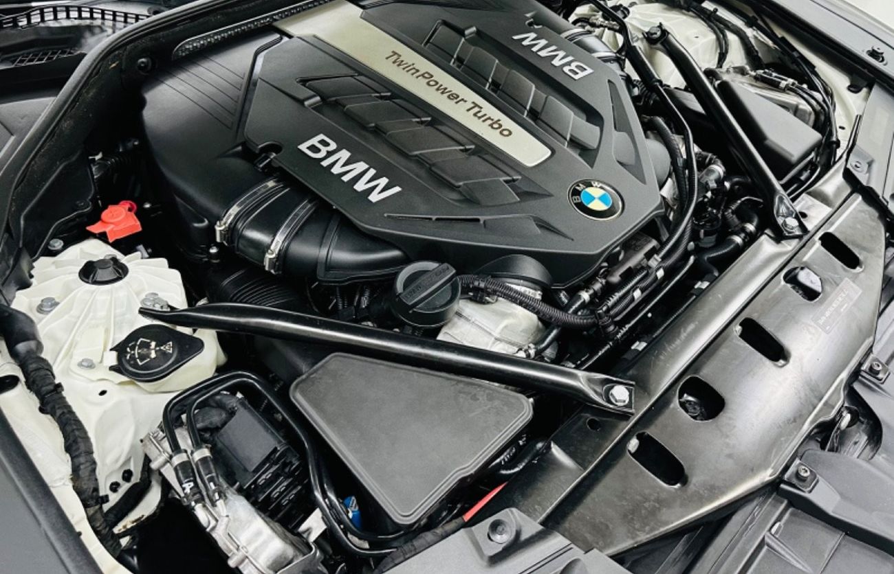 BMW 750Li Exclusive GCC .. Perfect Condition .. Top Range .. V8 ..