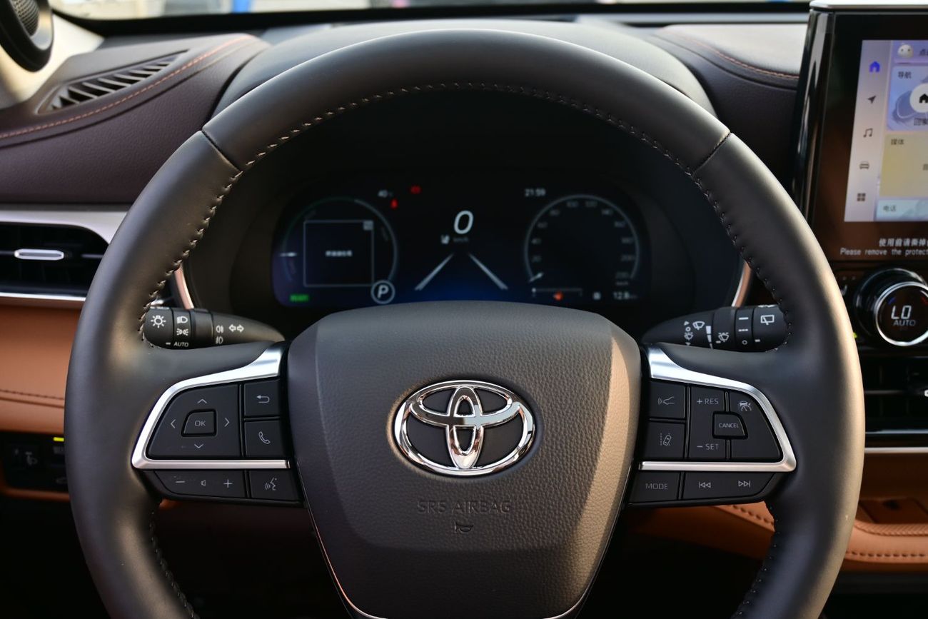 Toyota Highlander Toyota Highlander Limited 2.5L Hybrid Model 2025 Color White