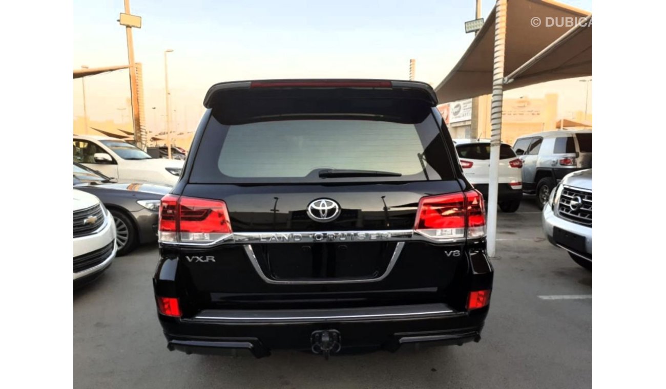 Toyota Land Cruiser 2013 Gcc Chang  bady outside and inside