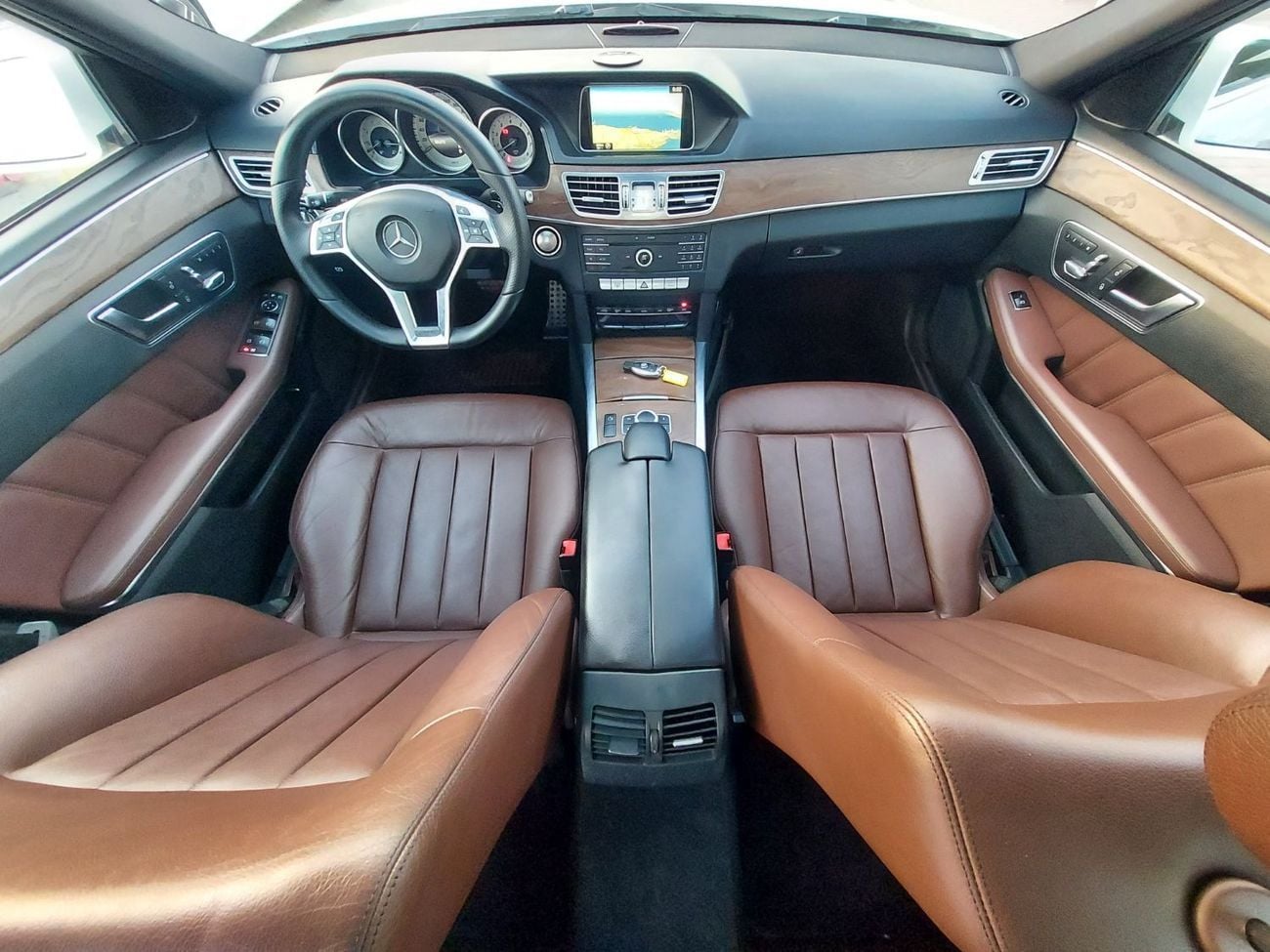 مرسيدس بنز E300 AVANTGARDE SPORT Premium + 2.0L