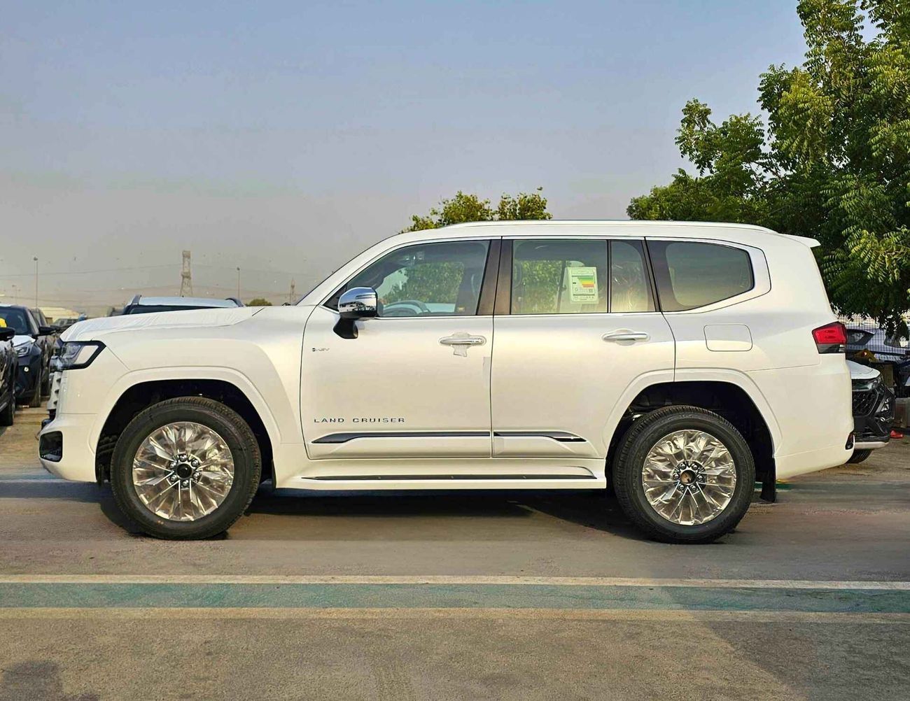 تويوتا لاند كروزر VXR HYBRID TWIN TURBO / HIGH OPTION WITH RADAR /3.5L V6 PETROL/ CODE#LCVXR35HV