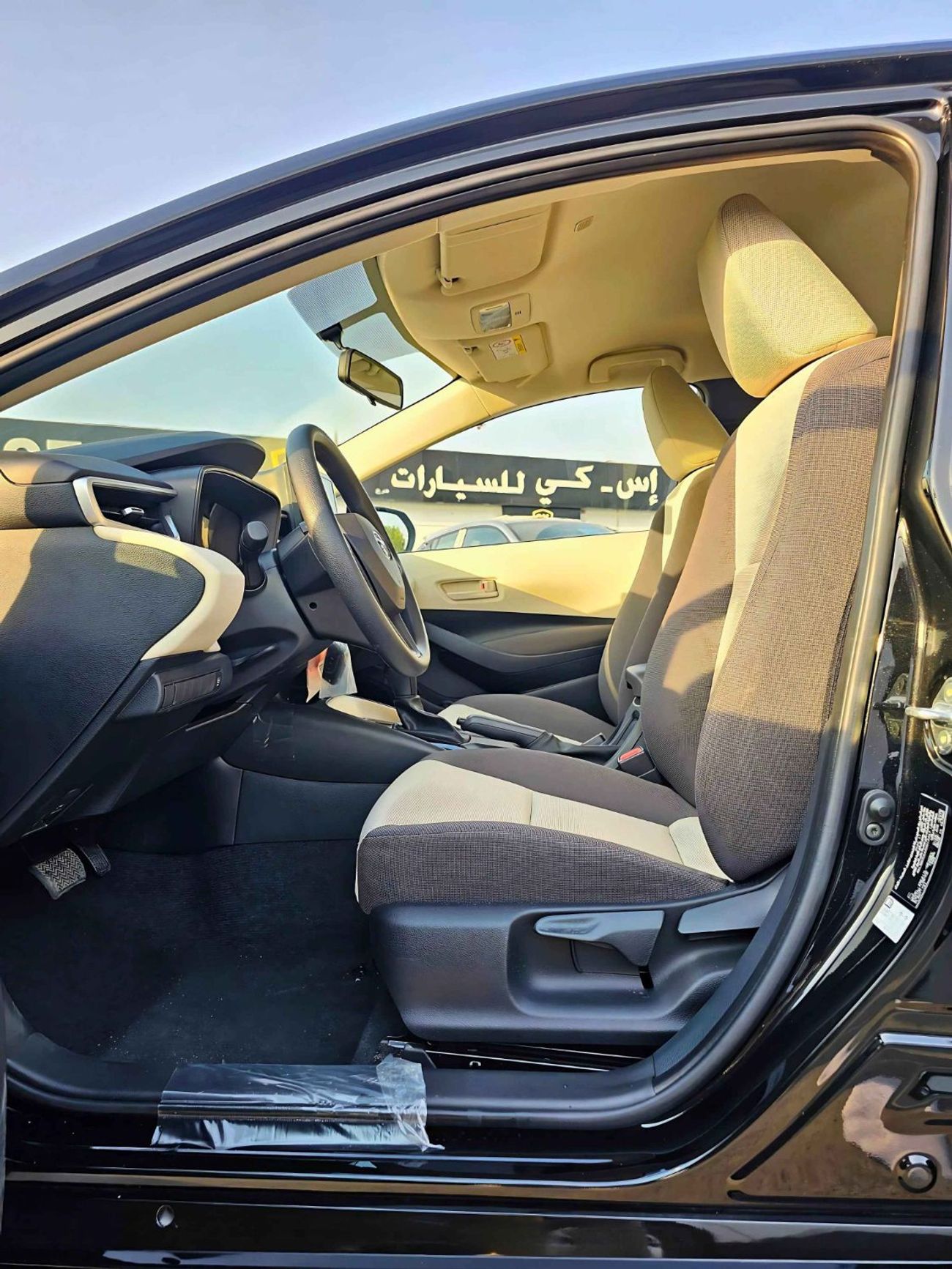 Toyota Corolla XLI / 1.6L V4 PETROL / DVD / REAR A/C (CODE # XLI E)