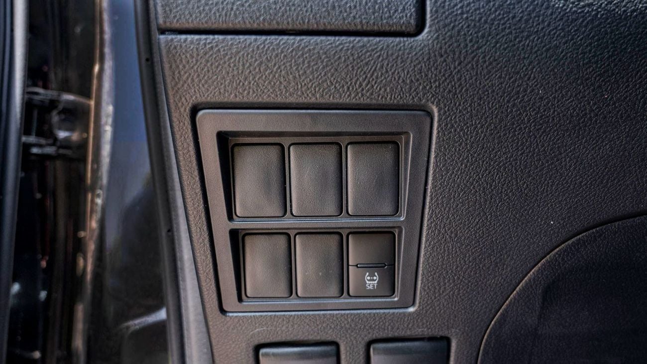 Toyota Hilux Toyota Hilux Toyota Hilux 2.4L Diesel AT 4x4 Full Option 2025