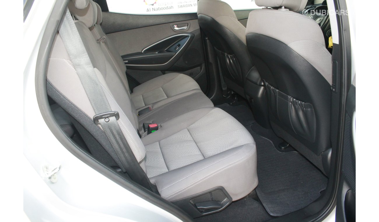 Hyundai Santa Fe 3.3L GLS 2015 MODEL WITH MOONROOF