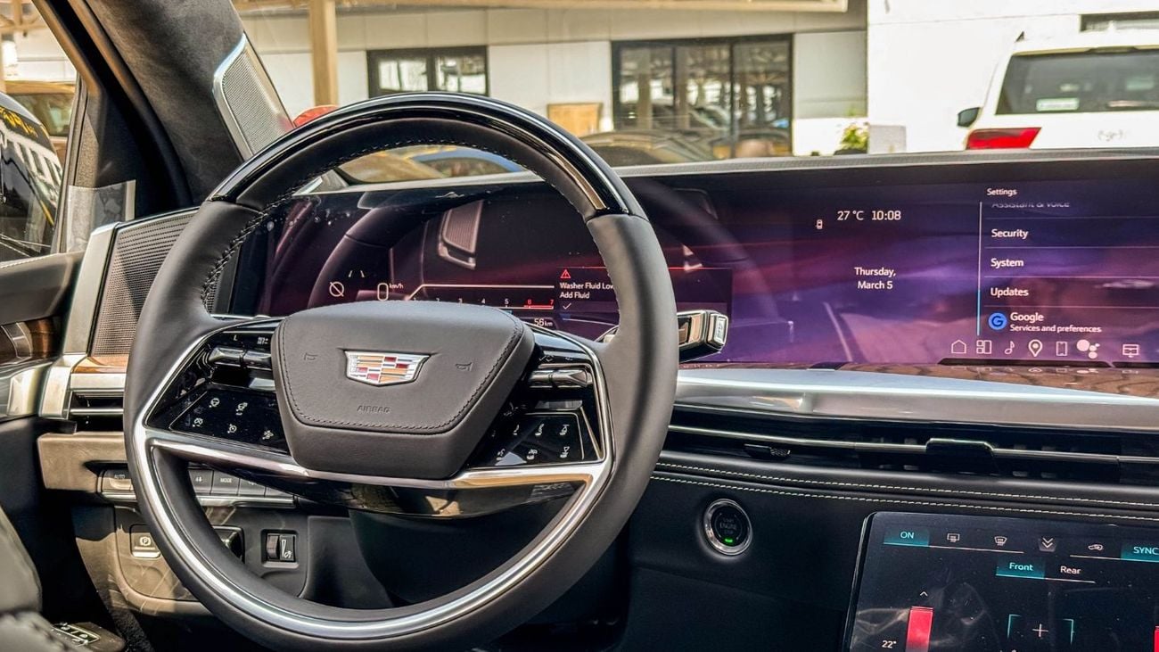 كاديلاك إسكالاد Sport Platinum Executive 6.2L V8 4WD 2026 Brand New American Specs