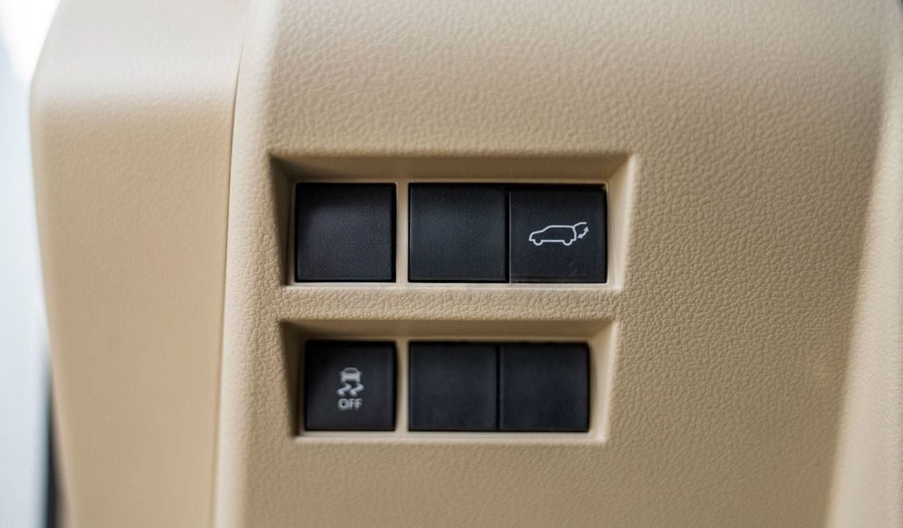 Toyota Land Cruiser LAND CRUISER VXR 3.3L DIESEL 2025