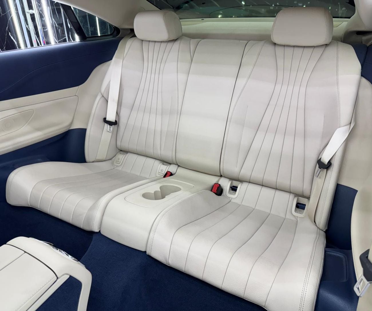 Mercedes Benz E 200 Coupe 2.0 L
