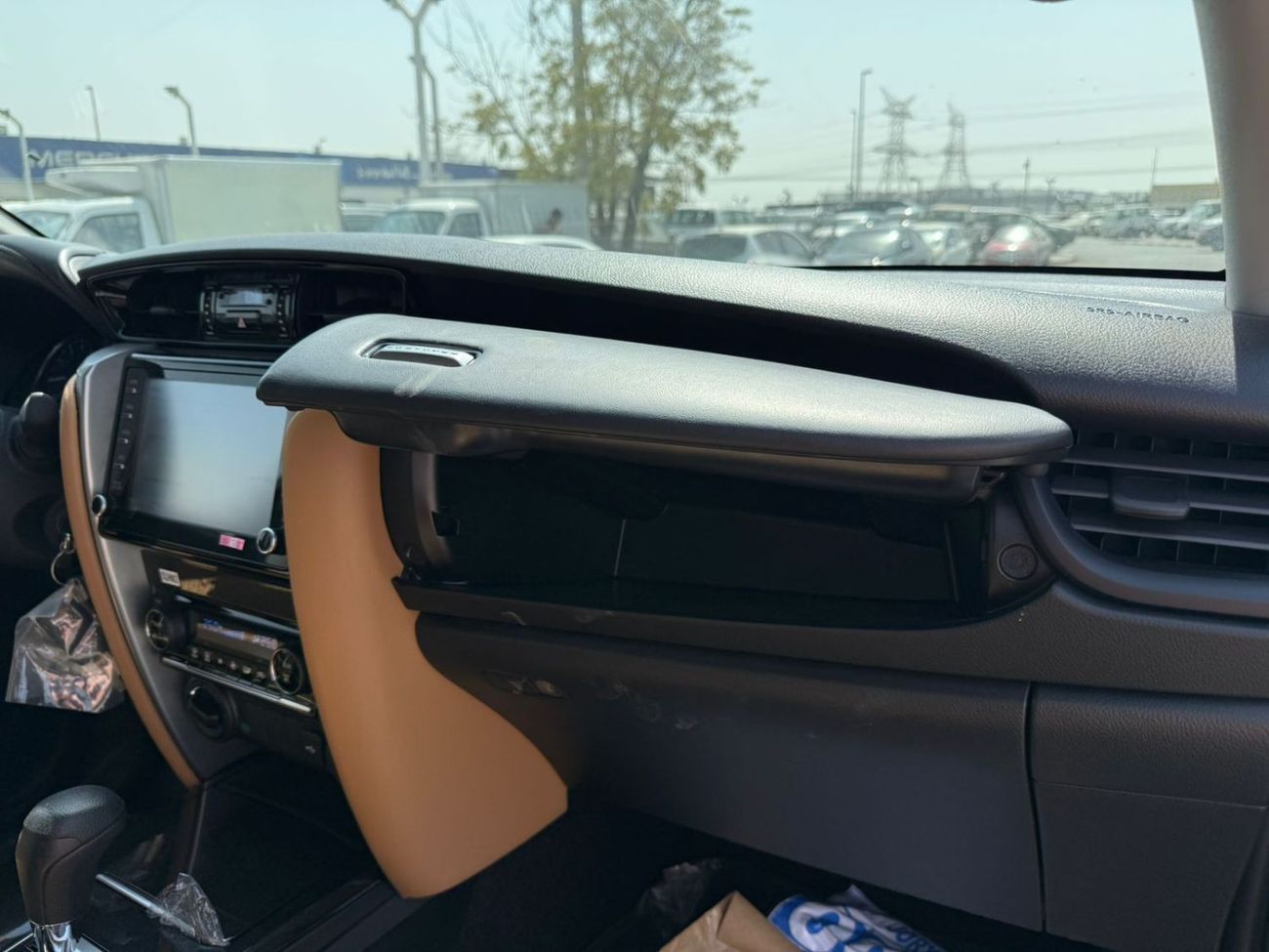 Toyota Fortuner TOYOTA FORTUNER 2.7L Petrol 4X4 Full Option 2025 Model