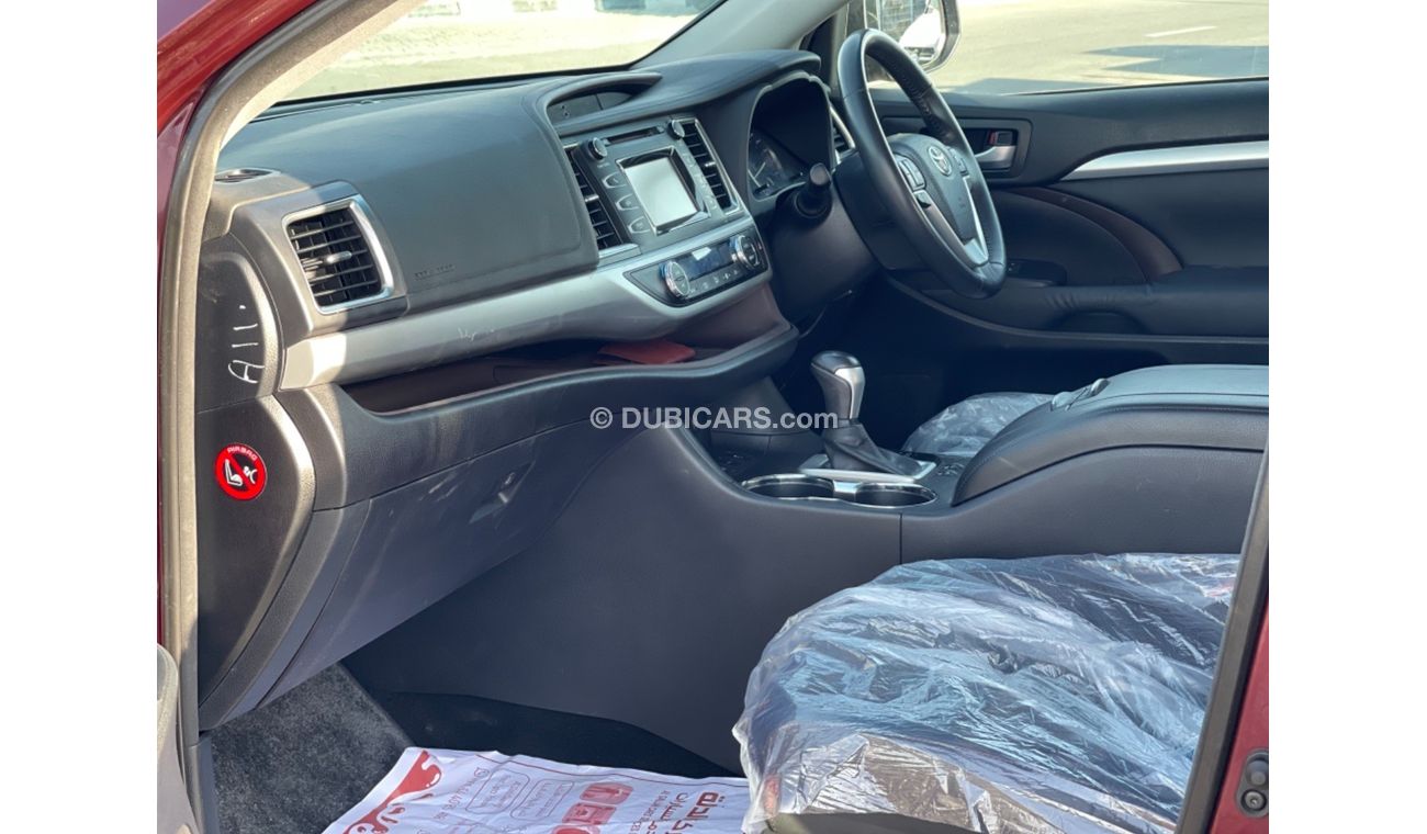 Toyota Kluger Toyota Kluger Petrol engine model FEB/2014 maroon color 7 seater  with push start and leather seats