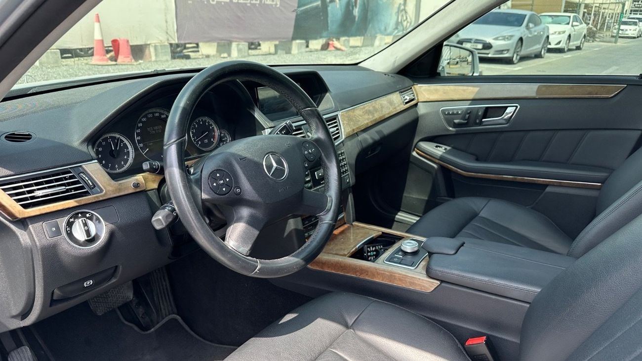 Mercedes Benz E300 ELEGANCE